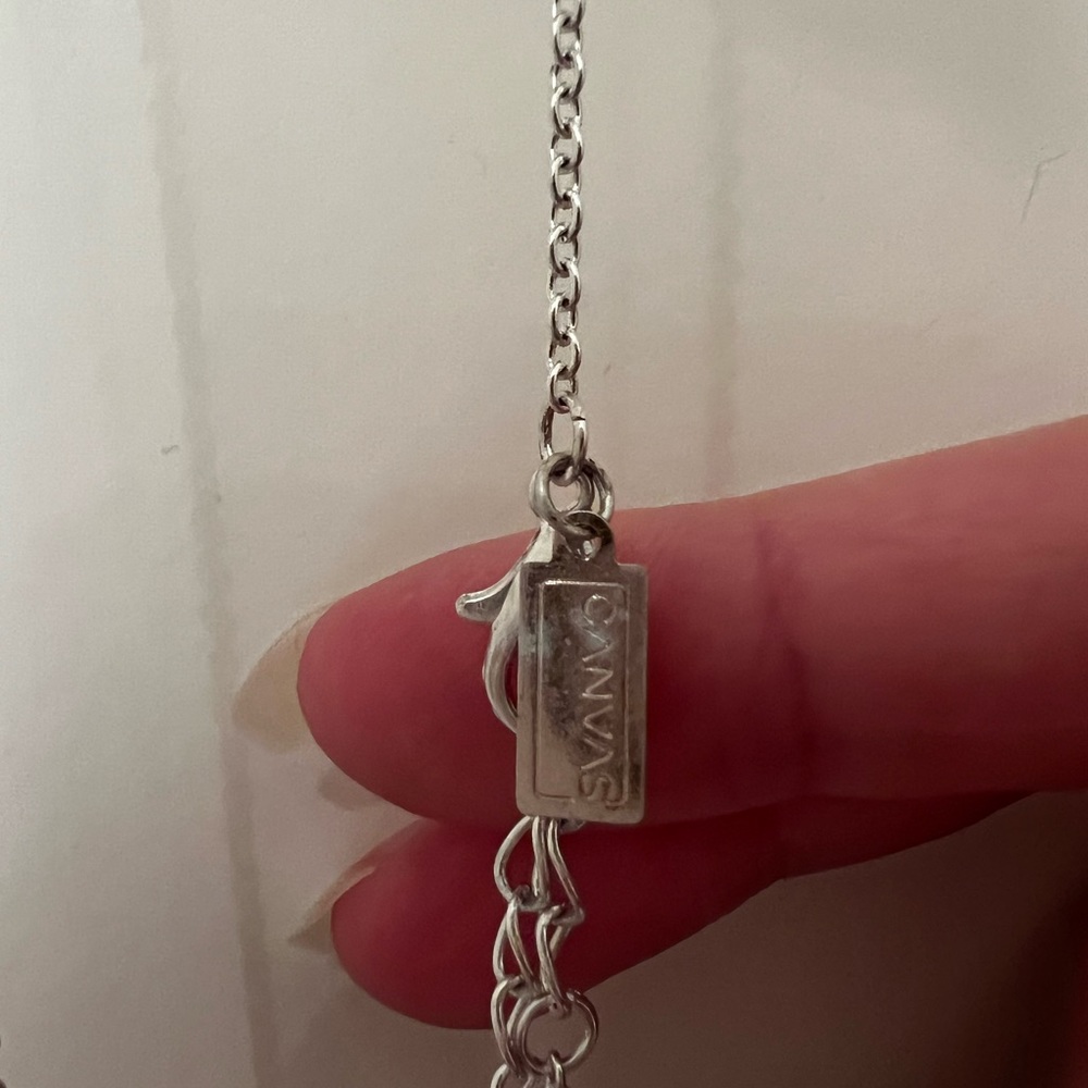 CLEARANCE Cute Silver Necklace 🩶 - Picture 8 of 9